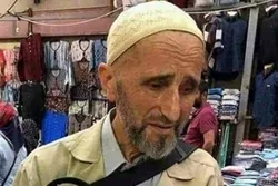 বাড়ি বাড়ি গিয়ে ফ্রিতে কুরআন শেখানোই যার কাজ!