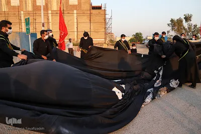 اهتزاز پرچم ۲۰۰ متری «یا حسین(ع)» در اهواز