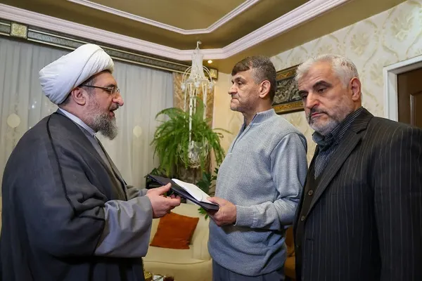دیدار امام جمعه تبریز با سه جانباز ۷۰ درصد