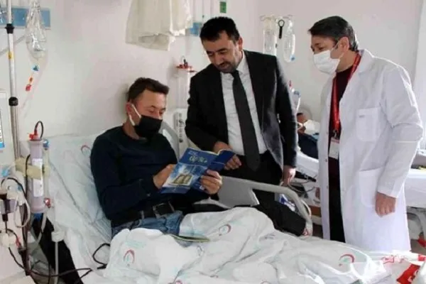 Diyaliz olurken Kur'an-ı Kerim öğreniyorlar