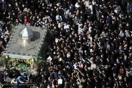 مراسم تشییع پیکر مطهر شهید مدافع حرم «جواد الله‌کرم» در محله مهرآباد جنوبی