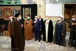 Ebrahim Raisi trifft Familien der Märtyrer in Qom