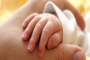 10 کودک در همدان به فرزند خواندگی گرفته شدند