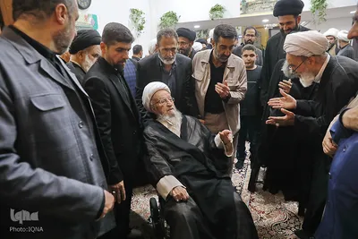 مراسم گرامیداشت رهبر شهید از سوی آیت‌الله مکارم شیرازی
