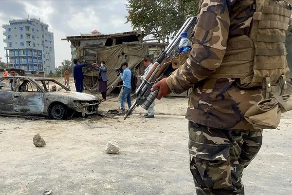 Kabil’deki havalimanı yakınlarına 5 roket düştü