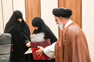 آیین رونمایی از کتاب «برای حق» در یزد‎