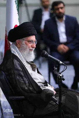 دیدار مدال‌آوران المپیادهای علمی و اعضای تیم ملی والیبال جوانان با رهبر انقلاب