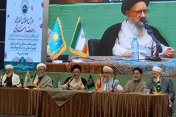 شعار وحدت یک تکلیف اسلامی و شرعی است
