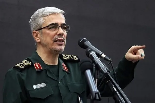 دشمن می‌خواهد رویکرد انقلابی جامعه ما را تغییر دهد