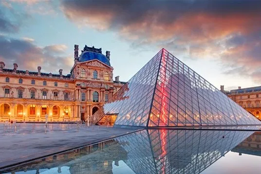 El Museo del Louvre inaugura nuevos espacios dedicados al arte islámico.