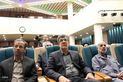 رونمایی از تفسیر «بصائر» در یزد‎