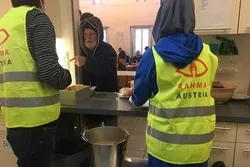 Muslim Association in Austria Provides Meals to Homeless