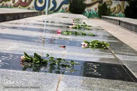 شهید نظر می‌کند به وجه اللّه‌