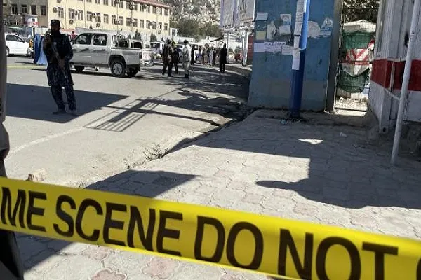 Taliban aracına bombalı saldırı