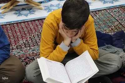 محفل انس باقرآن همزمان با ایام دهه فجر در ملایر