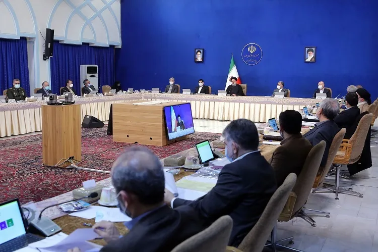 دانشگاهیان برای موضوعات مهم کشور راهکار ارائه دهند