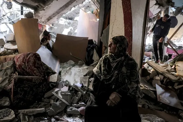 Genocídio em Gaza: Ataques Aéreos Israelenses Matam 26, Incluindo Família de 13 Pessoas