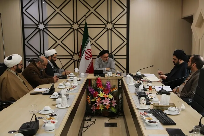 زندانیان جرائم غیرعمد از عواید آستان امامزادگان منتفع شوند