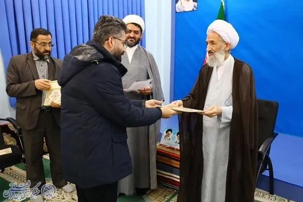 آیین تجلیل از دست‌اندرکاران کنگره بزرگداشت علامه مصباح یزدی (ره)