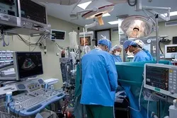Məsciddə yoxsul insanlar üçün əməliyyatxana açıldı