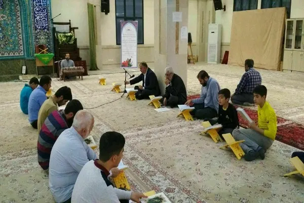 برگزاری جلسه هفتگی آموزش قرآن رهروان ثقلین