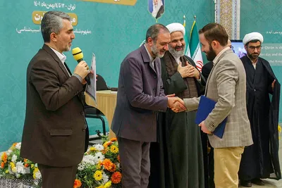 اختتامیه نشست تخصصی استادان، قاریان و حافظان ممتاز قرآن