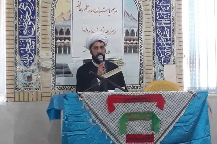 لیبرال‌ها در جمهوری اسلامی اضافی هستند نه نام شهدا