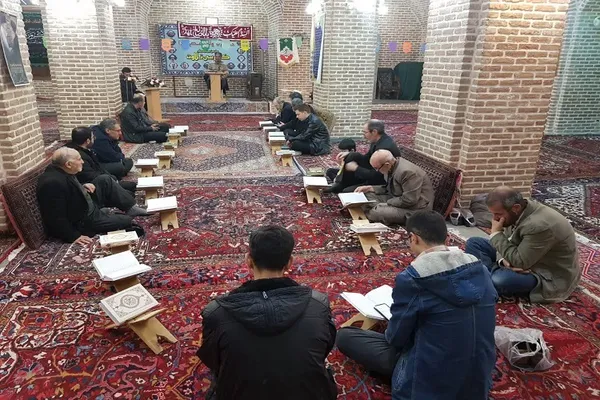 کرسی تلاوت مسجد استاد شاگرد تبریز