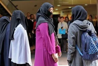 In Olanda scatta il divieto di indossare il velo integrale, ma riguarda solo 400 donne