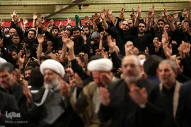 مراسم عزاداری شب عاشورای حسینی در حسینیه امام‌خمینی(ره)
