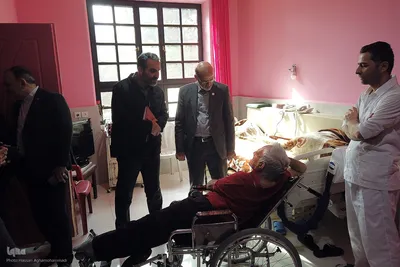 دیدار رییس جهاد دانشگاهی با جانبازان آسایشگاه ثارالله