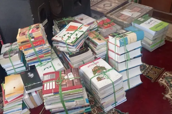 عیدی از جنس کتاب به هم‌وطنان غرب کشور