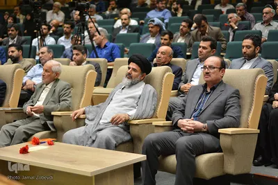 از سمت راست رضا پوستچی مدیرکل زندان‌های خوزستان و حجت‌الاسلام والمسلمین سیدابوالحسن حسن زاده امام جمعه موقت اهواز 