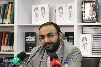  فرزند شهید ابراهیم همت در مراسم رونمایی از کتاب «به روایت همت»