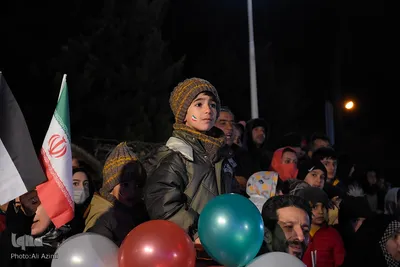 نورافشانی آسمان اصفهان در شب ۲۲ بهمن