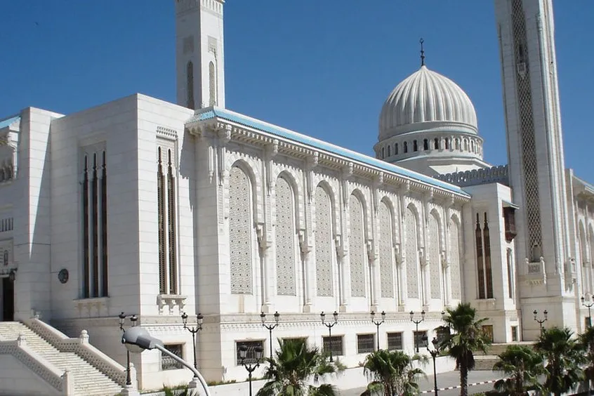 بازداشت امام جماعت الجزایر به اتهام انتقاد