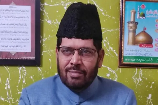 ہم کتنے بھولے کہ تفرقہ ڈالنے والی امریکہ اور برطانیہ کی شیطانی مہم کو اپنے عمل سے تقویت پہنچا رہے ہیں