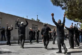 حسینیه ایران؛ آیین سنتی سنگ زنی و نخل گردانی در روستای علاء سمنان