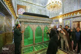 گلباران مقبره شهید دستغیب‎‎