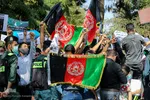 تجمع افغانستانی‌های مقیم مشهد در مقابل کنسولگری پاکستان

