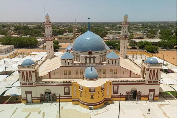 Senegal'deki Diourbel Ulu Cami tarihe meydan okuyor