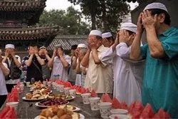 Kostenfreie Nutzung der öffentlichen Verkehrsmittel und das Vortragen von „Zharapazan“-Liedern während des Fastenmonats Ramadan in Kasachstan