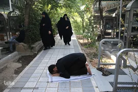 دعای عرفه در بهشت زهرا (س) تهران