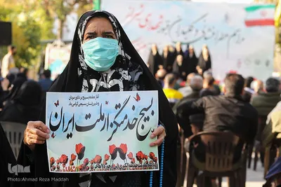 مراسم عطرافشانی وغبارروبی قبورمطهرگلزار شهدا