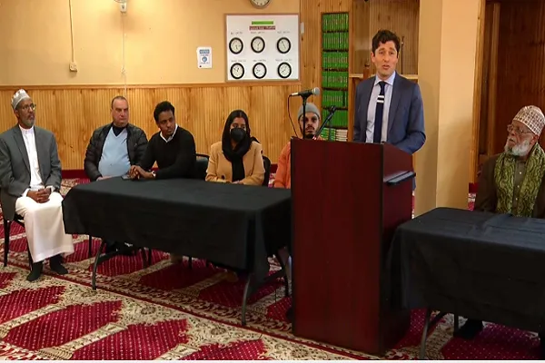 Resolução que permite a transmissão diária de Adhan assinada pelo prefeito de Minneapolis