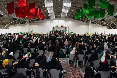 تجدید بیعت دختران و مادران اصفهانی با رهبر انقلاب در گلستان شهدا