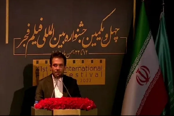 شاهد...تلاوة القارئ 