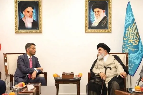 «استاندار نجف» خادم مسجد جمکران شد