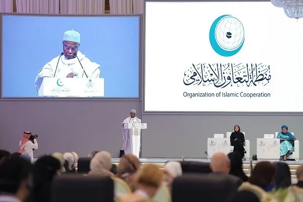 أمين 