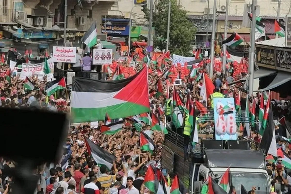 Demo Solidaritas dengan Rakyat Gaza di Berbagai Belahan Dunia
